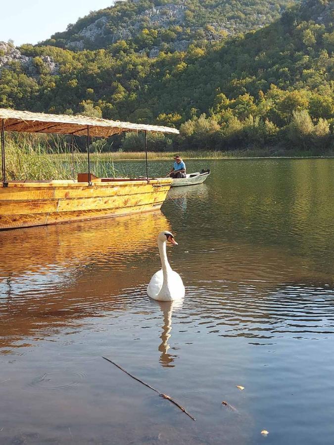 Mali Raj Apartmani Cetinje Luaran gambar