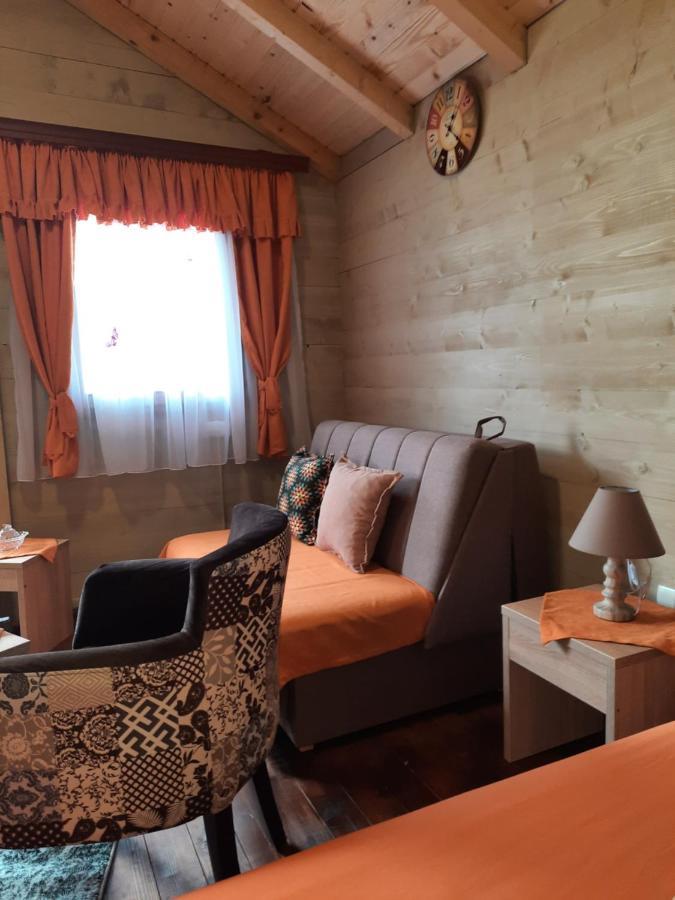 Mali Raj Apartmani Cetinje Luaran gambar