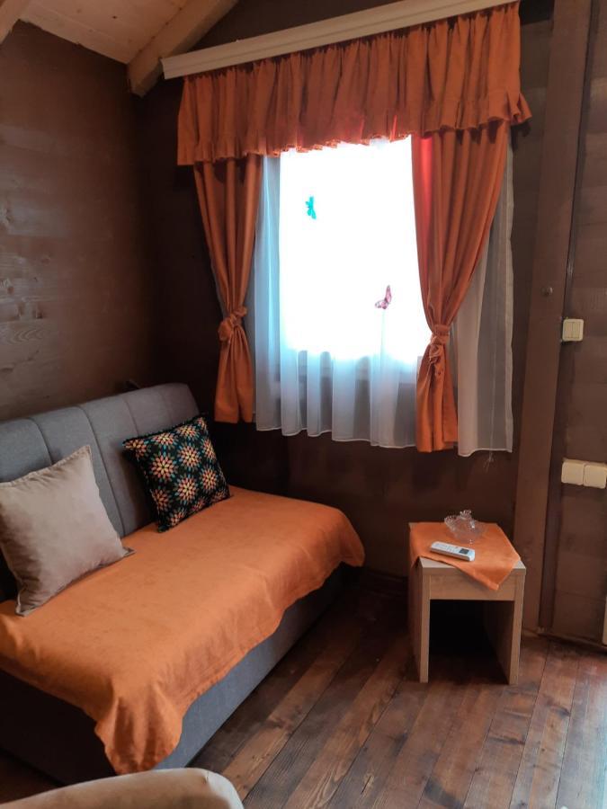 Mali Raj Apartmani Cetinje Luaran gambar
