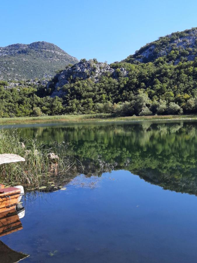 Mali Raj Apartmani Cetinje Luaran gambar