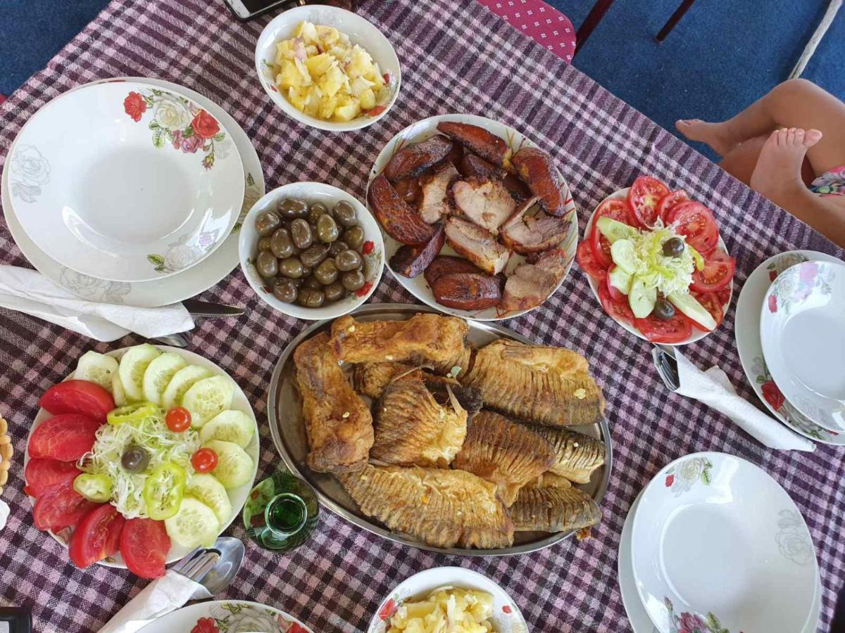 Mali Raj Apartmani Cetinje Luaran gambar