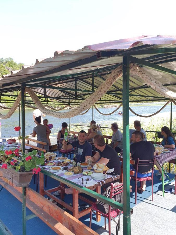 Mali Raj Apartmani Cetinje Luaran gambar