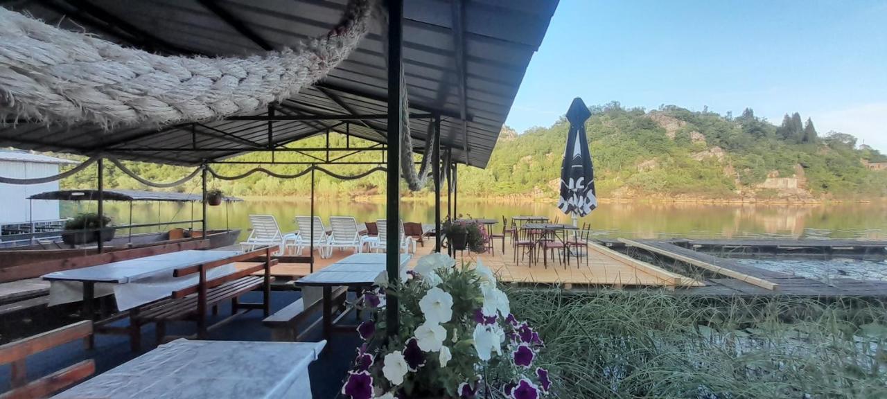 Mali Raj Apartmani Cetinje Luaran gambar